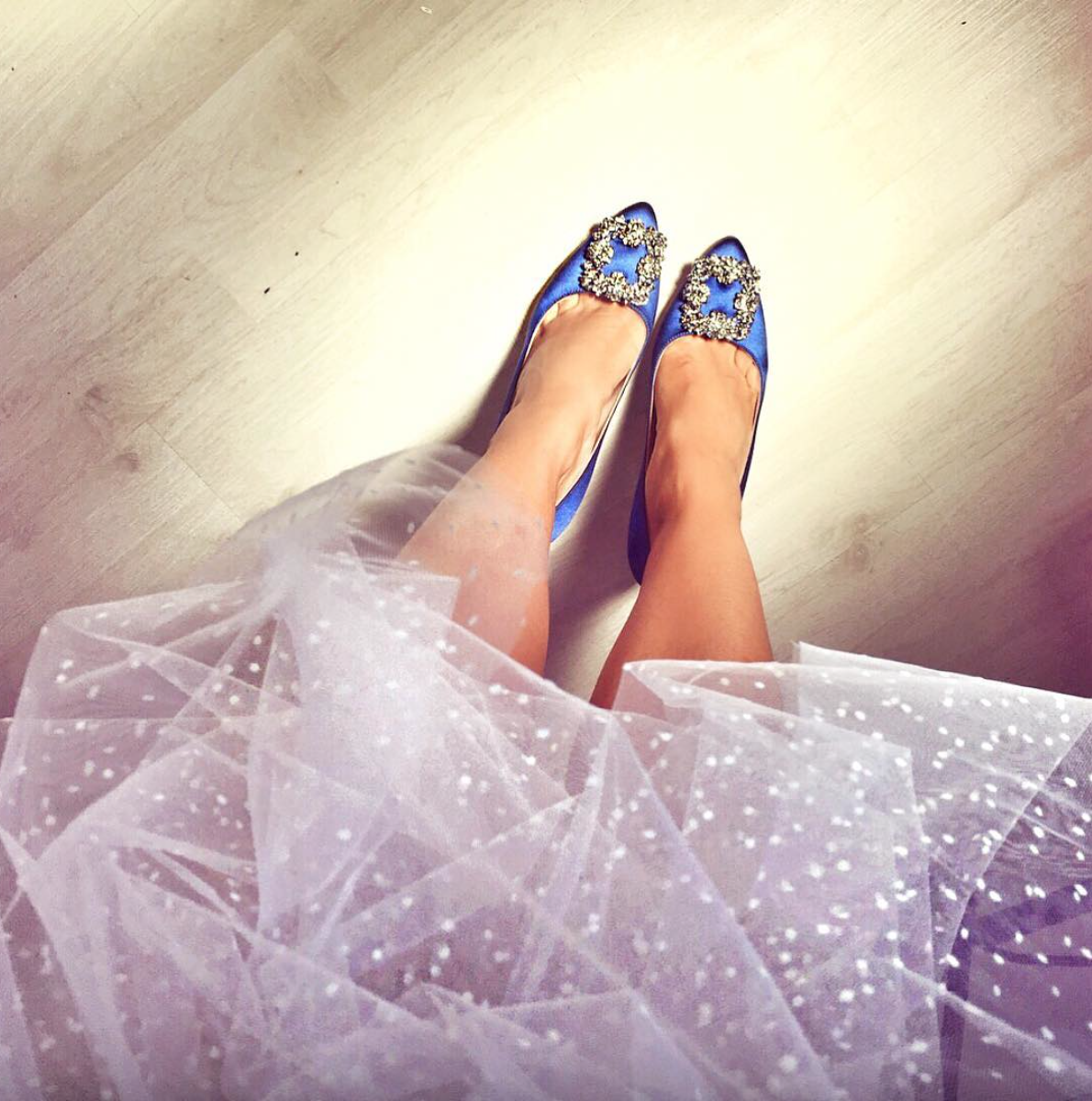 Borzi Vivien esküvő - kék cipő